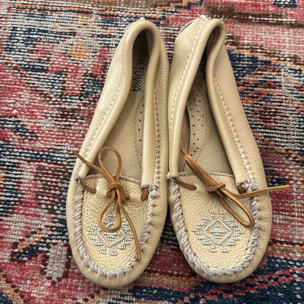 Minnetonka Moccasins Size 7.5